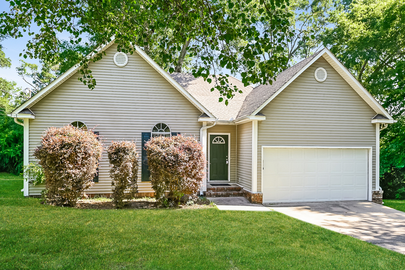415 Willow Glen Dr Alabaster, AL 35007